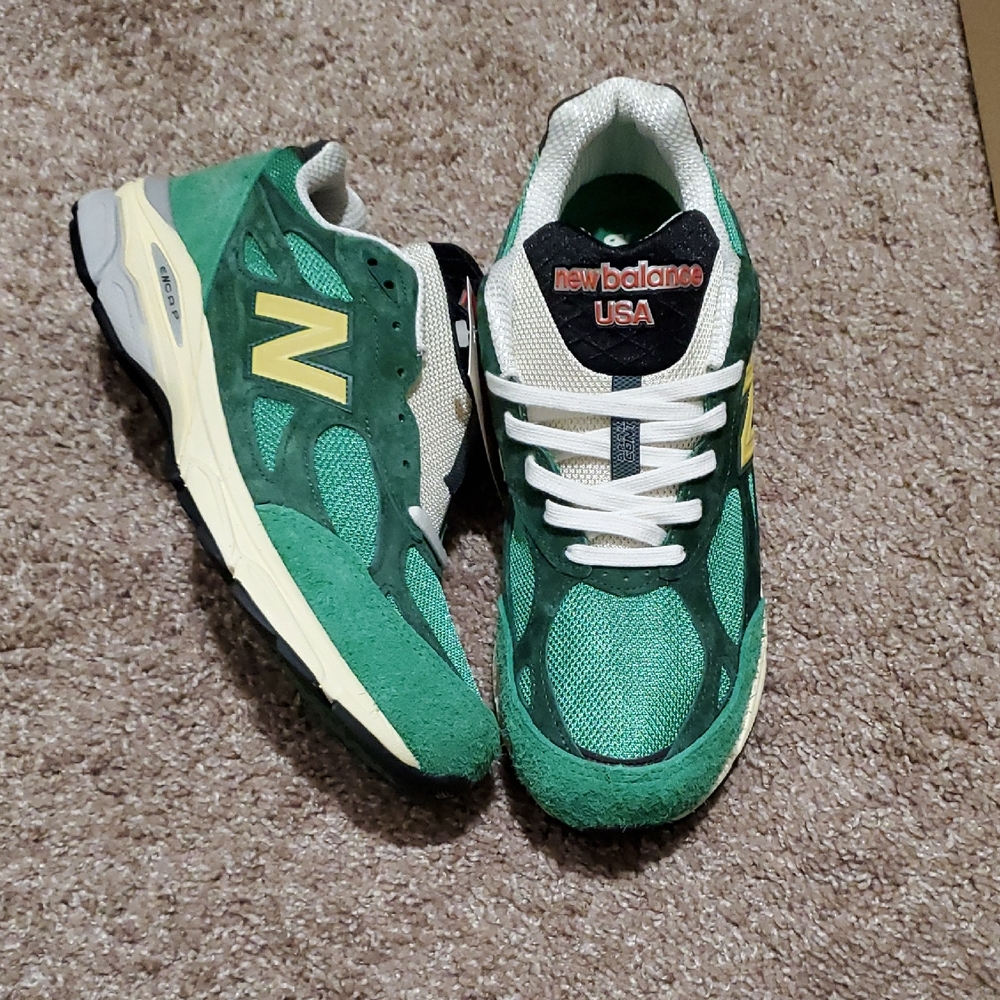 New Balance Green and Yellow 990v3